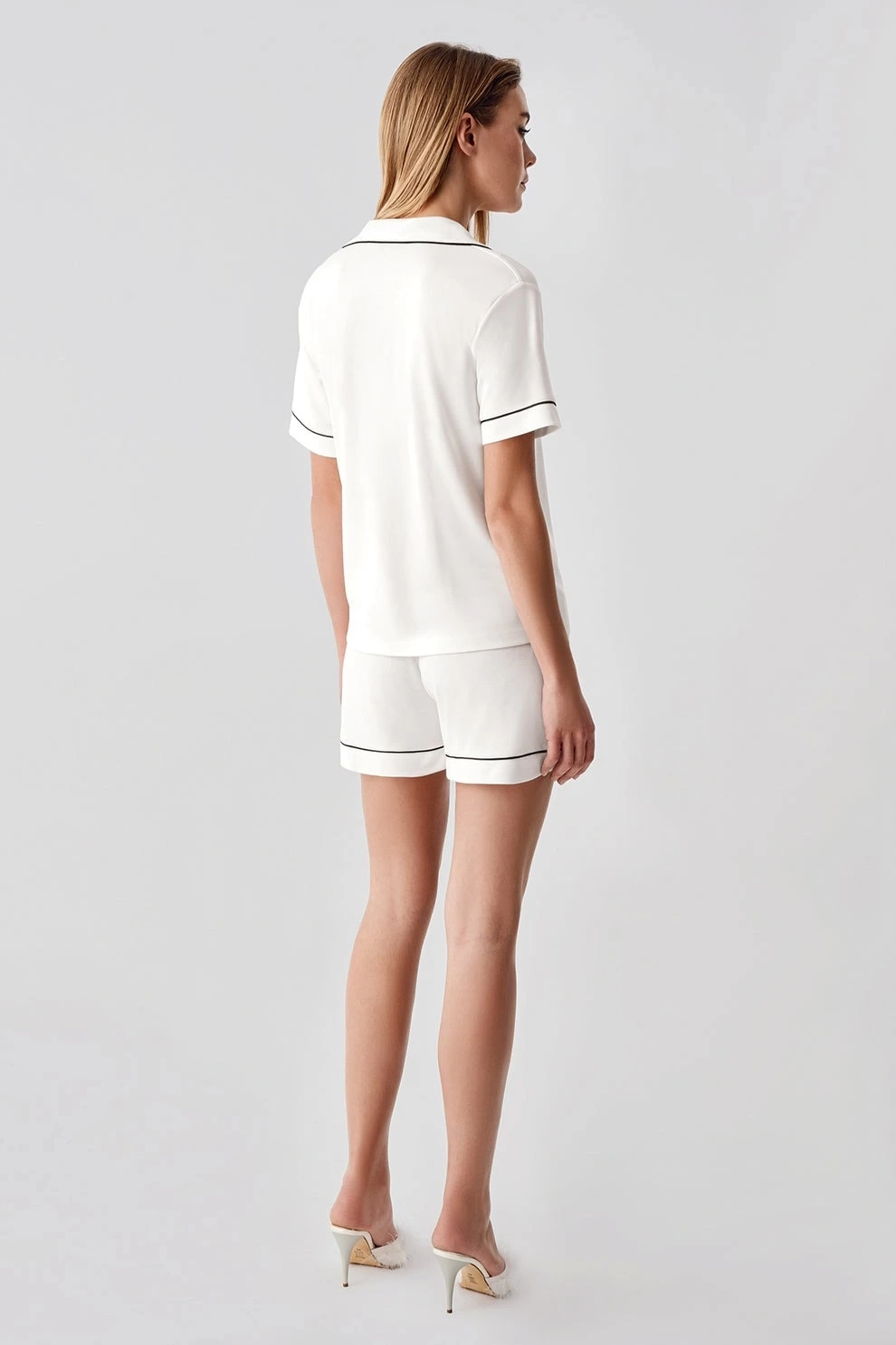 Freshness 324 Kadın 4lü Sabahlıklı Şorlu Pijama Takımı