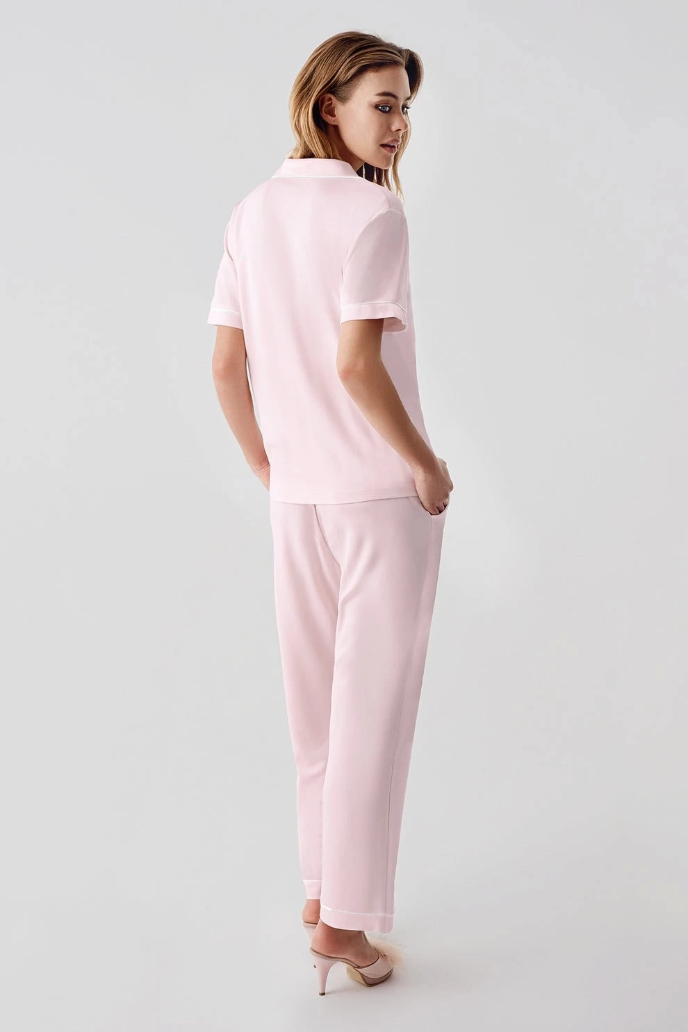 Freshness 324 Kadın 4lü Sabahlıklı Şorlu Pijama Takımı