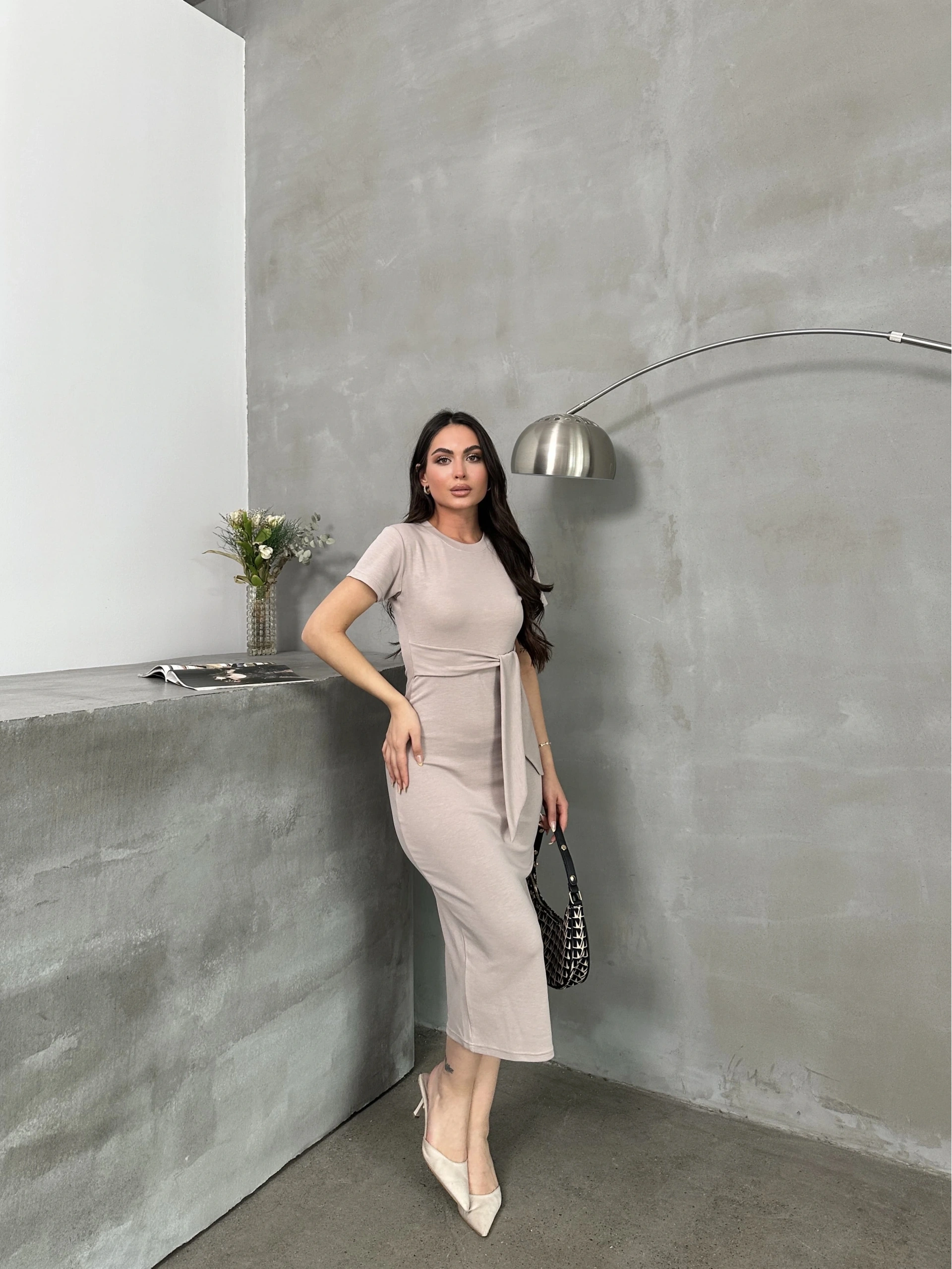 Kuşaklı mdl esnek kumaşlı elbise bej pt