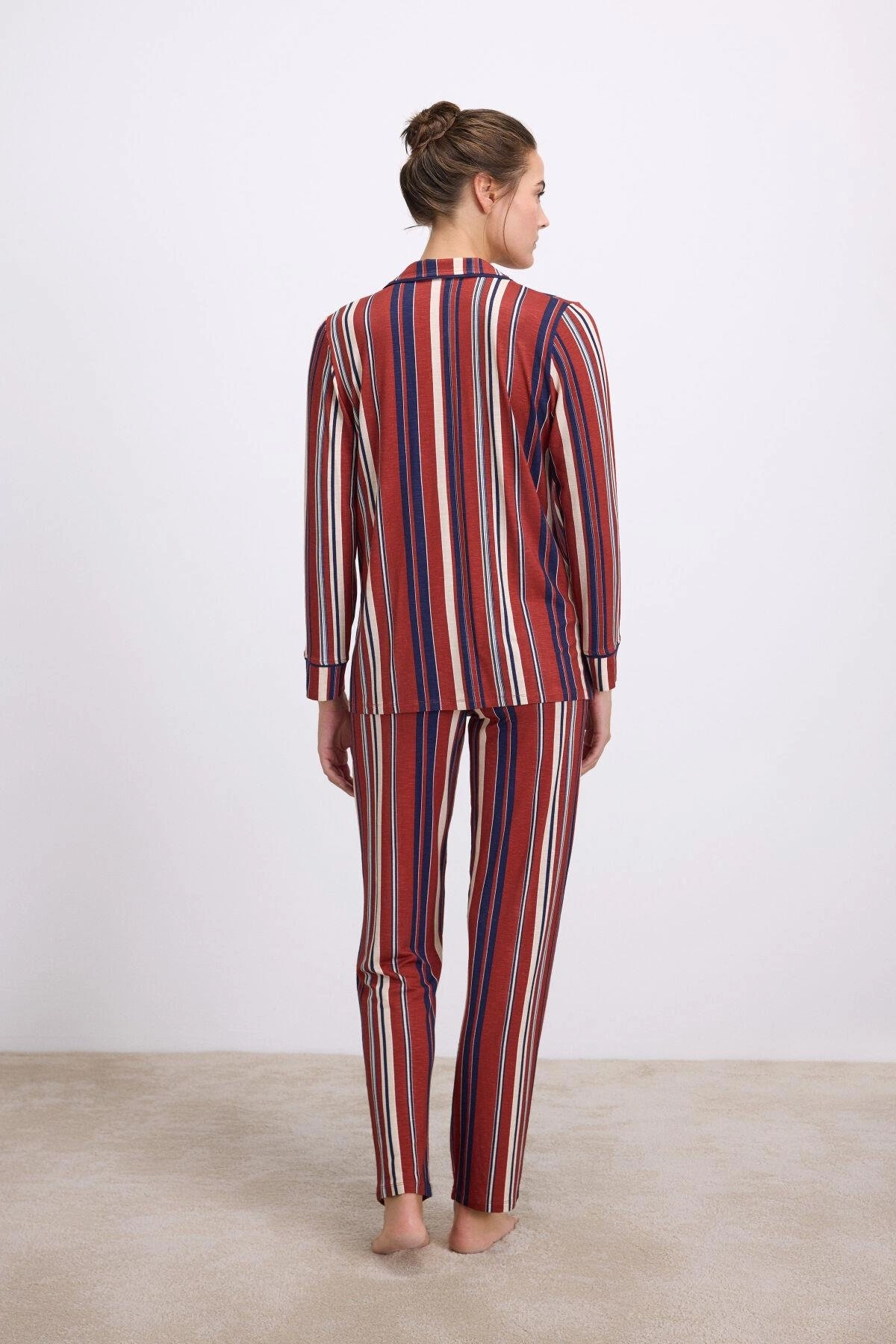 %100 Modal Uzun Kollu Düğmeli Çizgili Pijama Takımı