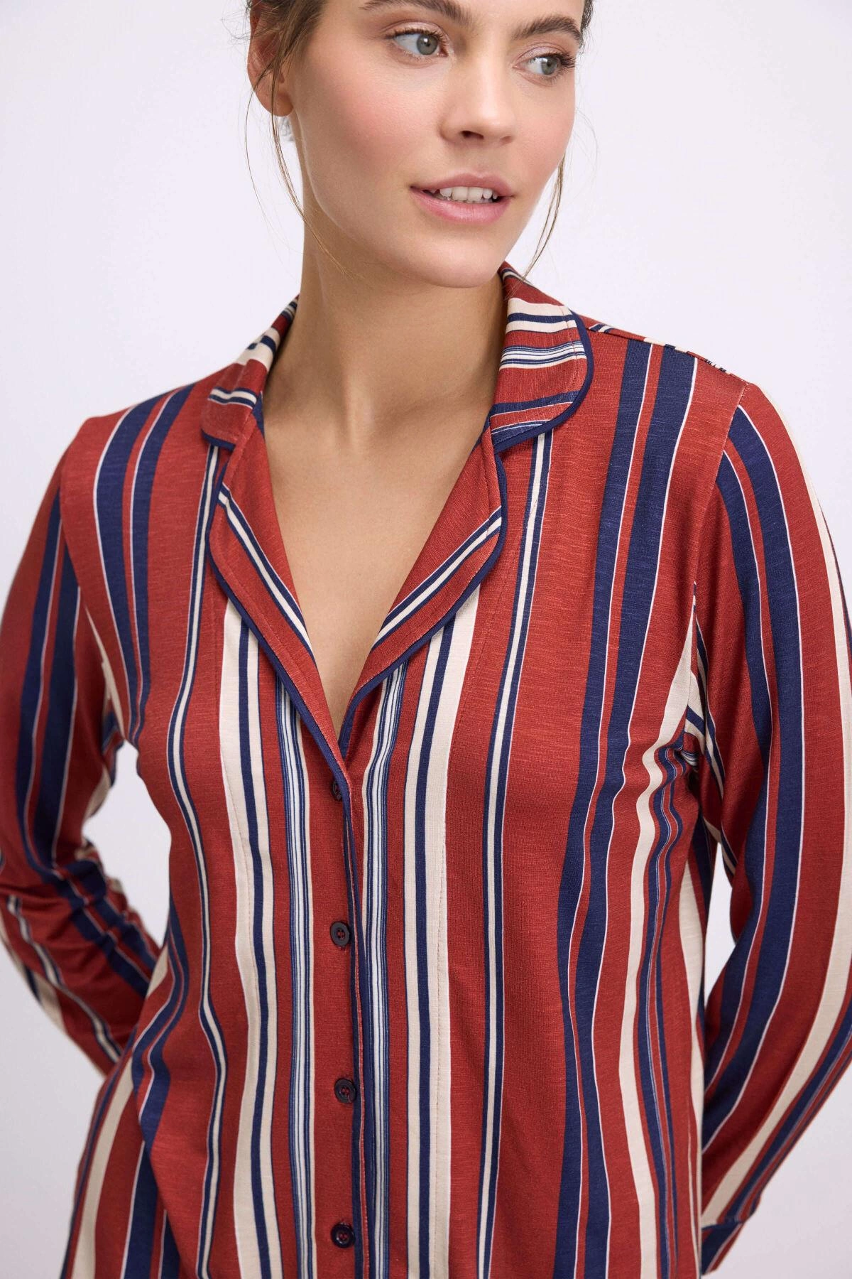 %100 Modal Uzun Kollu Düğmeli Çizgili Pijama Takımı