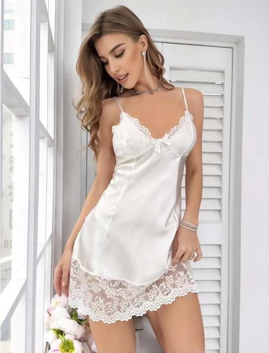 Beyaz Dantel İşlemeli İnce Askılı Saten Kısa Fantezi Gecelik