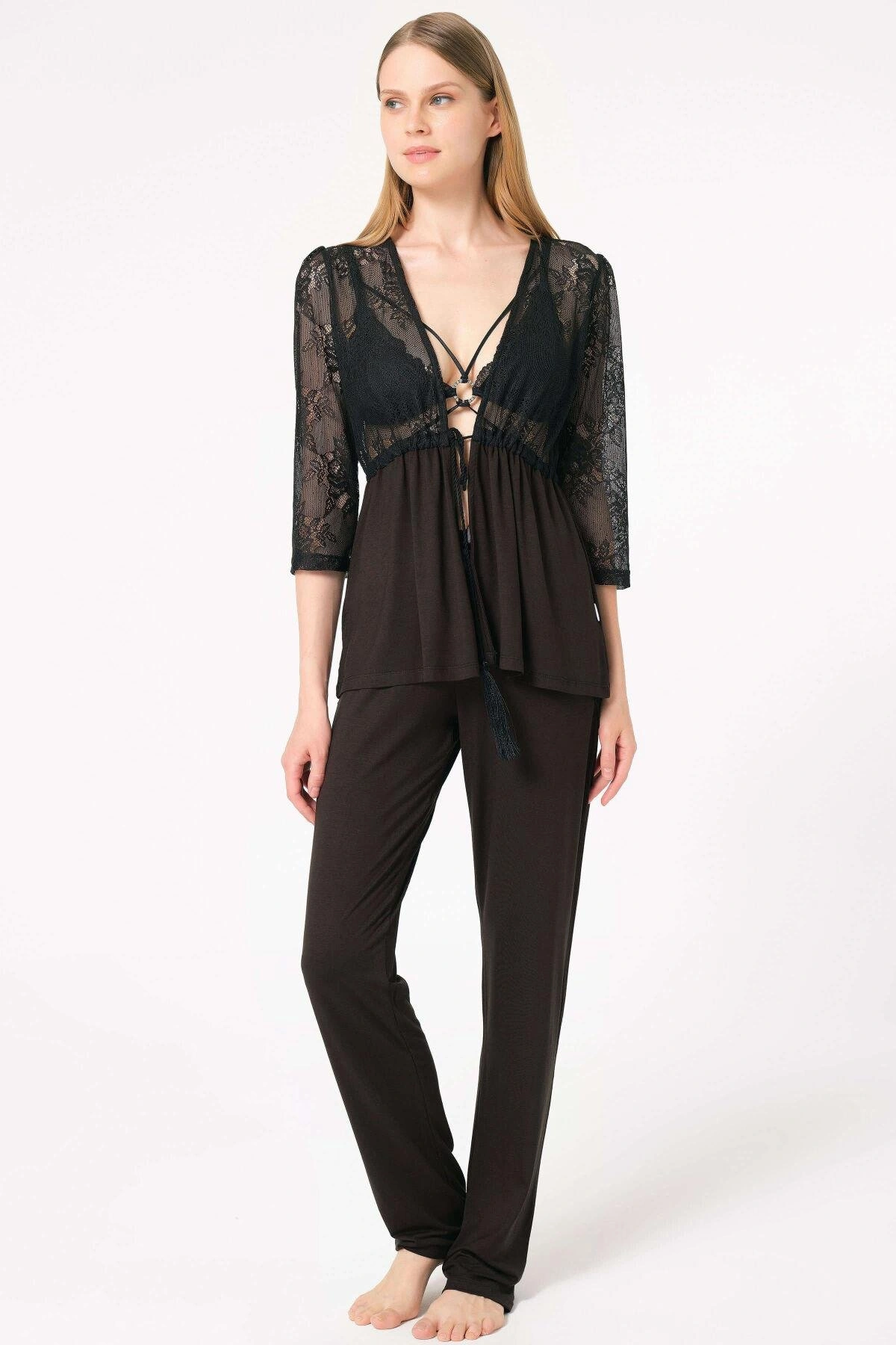 Dantelli Sabahlık Balensiz Desteksiz Dolgusuz Yaka Detaylı Sütyen Ve Pantolon Pijama 3lü Takım