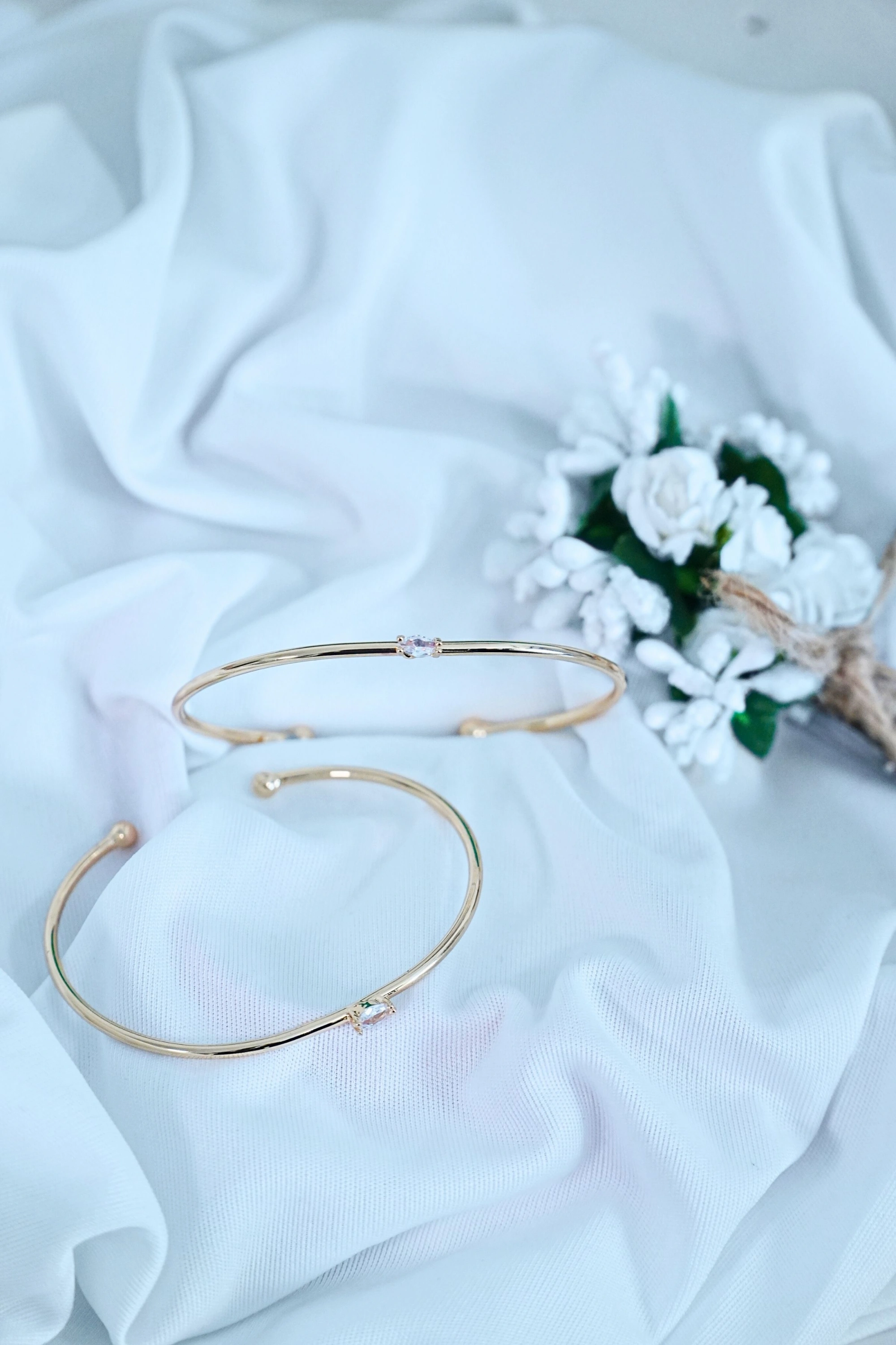 Gold Renk Kelepçe Model Zirkon Taşlı Çelik Bileklik Kaliteli