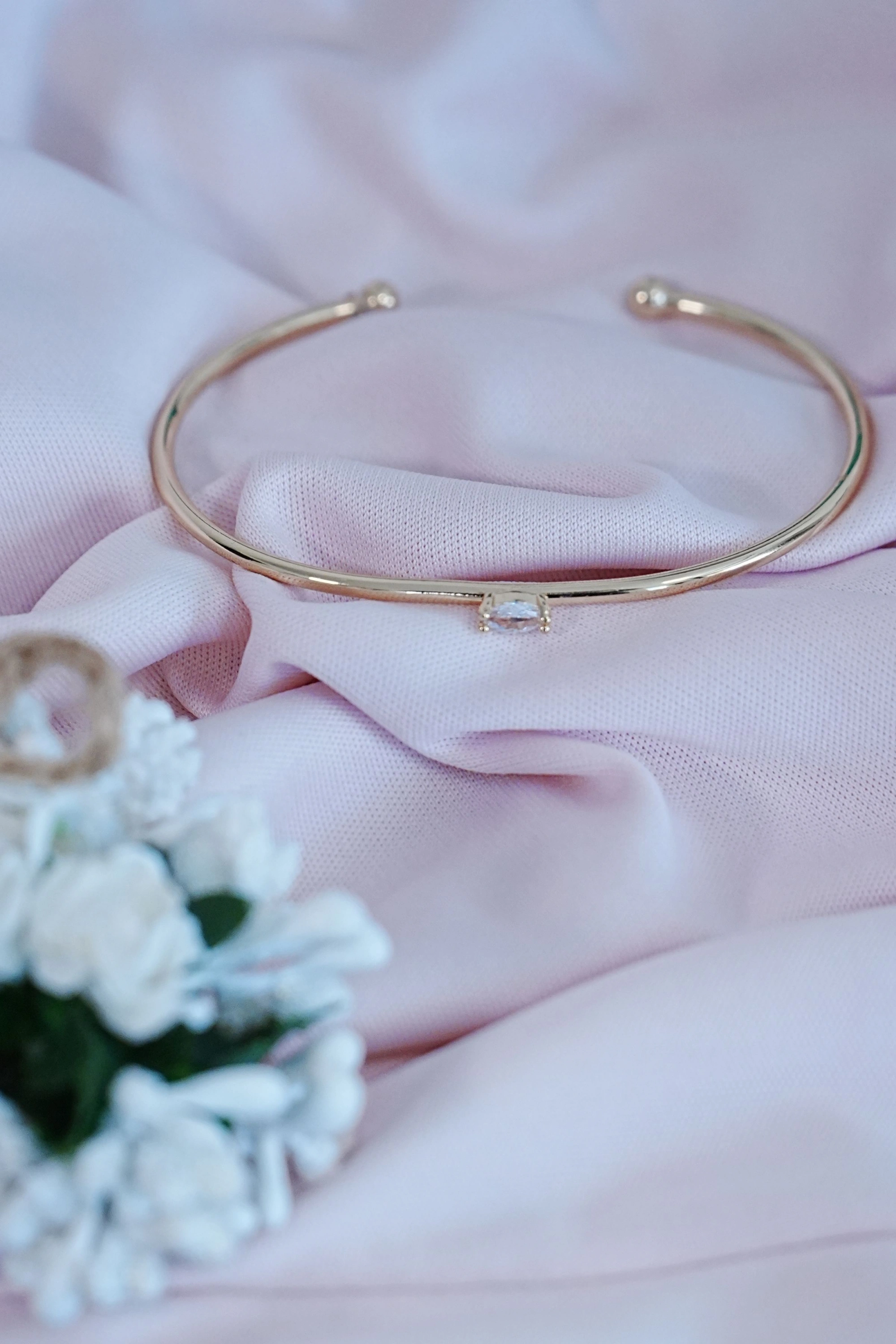 Gold Renk Kelepçe Model Zirkon Taşlı Çelik Bileklik Kaliteli