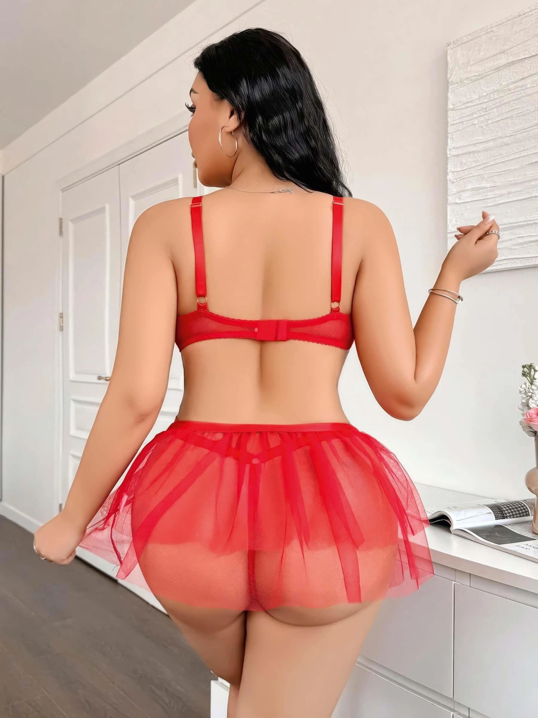 Kadın Çapraz İpli Dantelli Büyük Beden Tüllü Transparan Fantezi Gecelik 8008