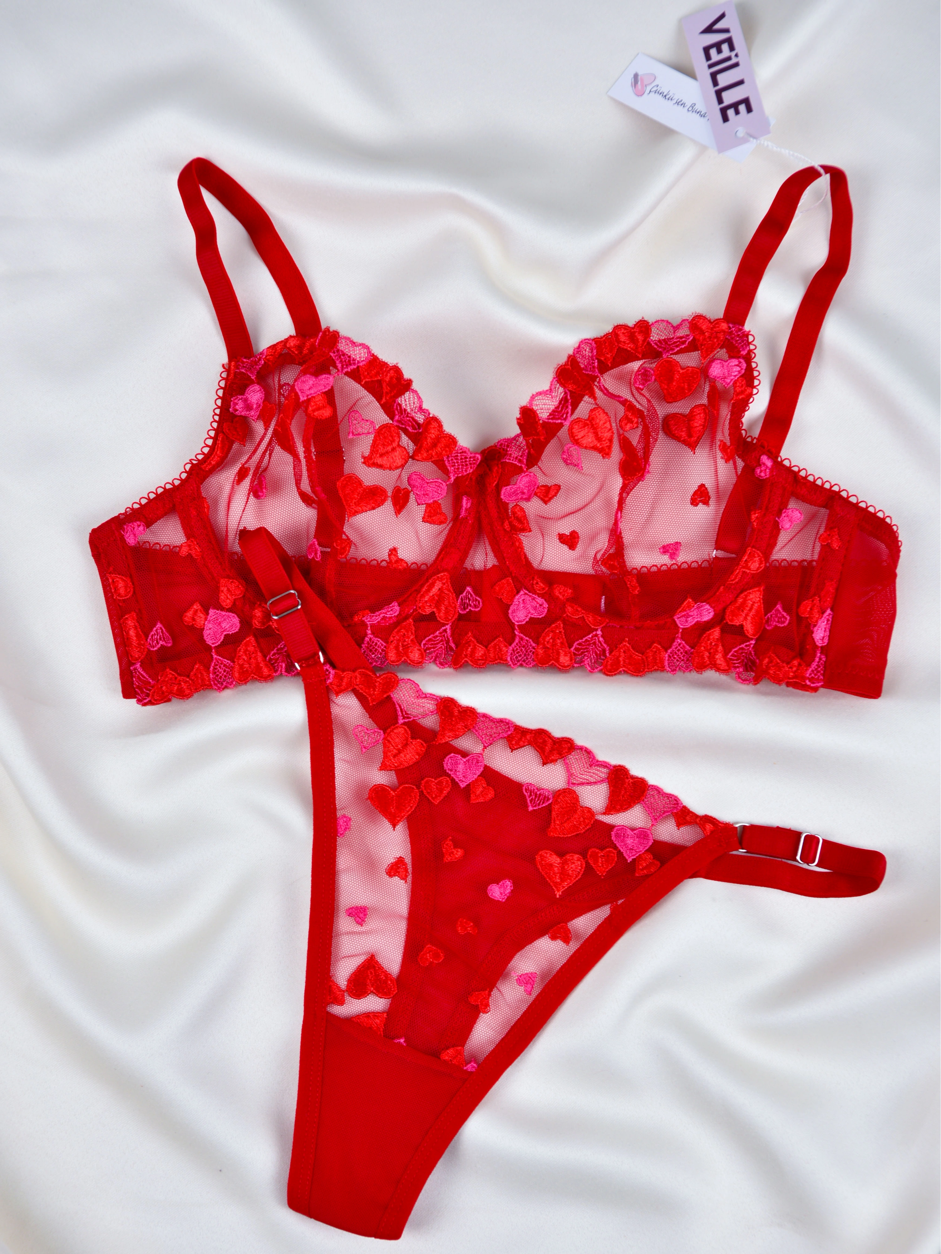 Kadın  Kalpli Kırmızı Dantelli Balenli  Sütyen Külot Takım