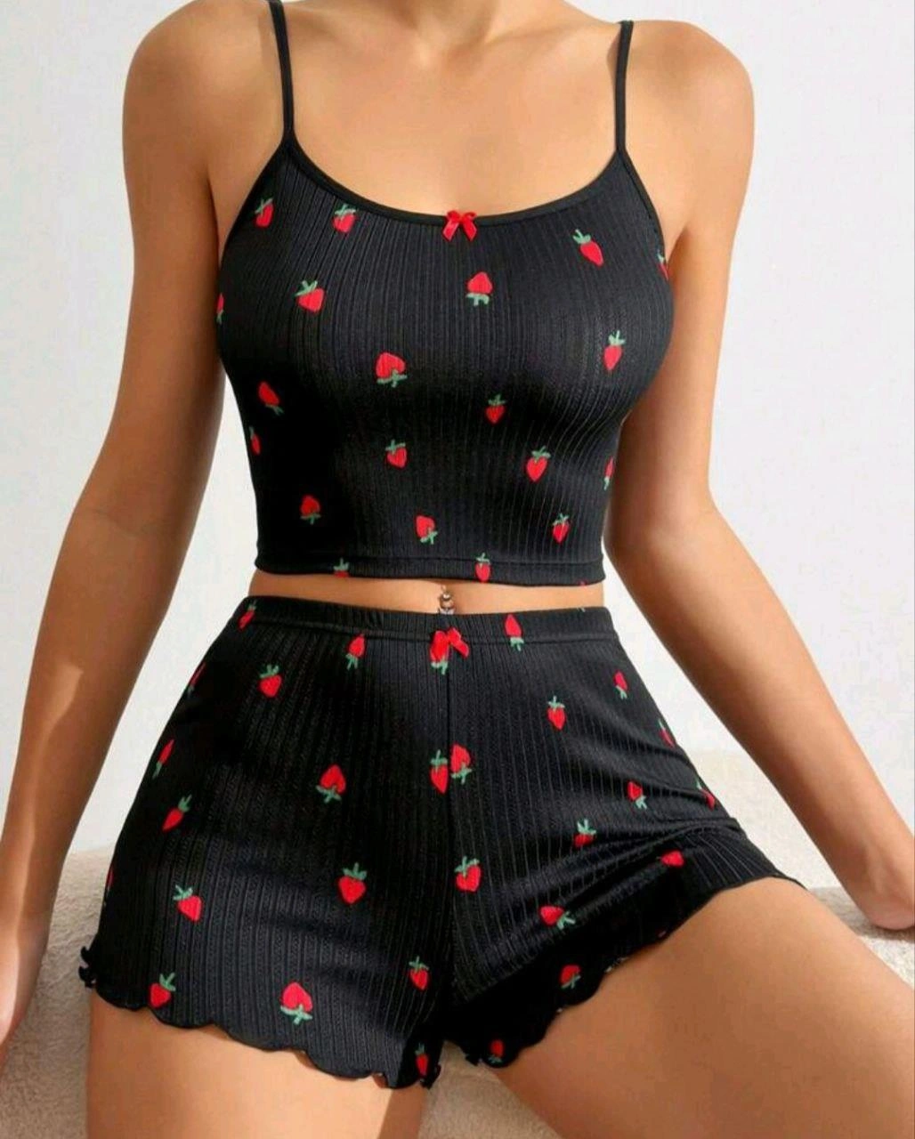 Kadın Siyah Çilek Desenli Seksi Gecelik Takım 6644