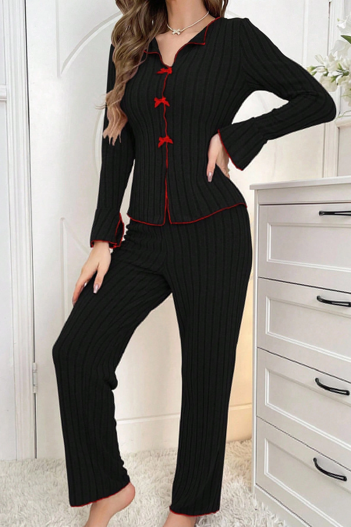 Kadın Siyah Kırmızı Biyeli Ve Fiyonklu Uzun Kollu Mevsimlik Pijama Takımı