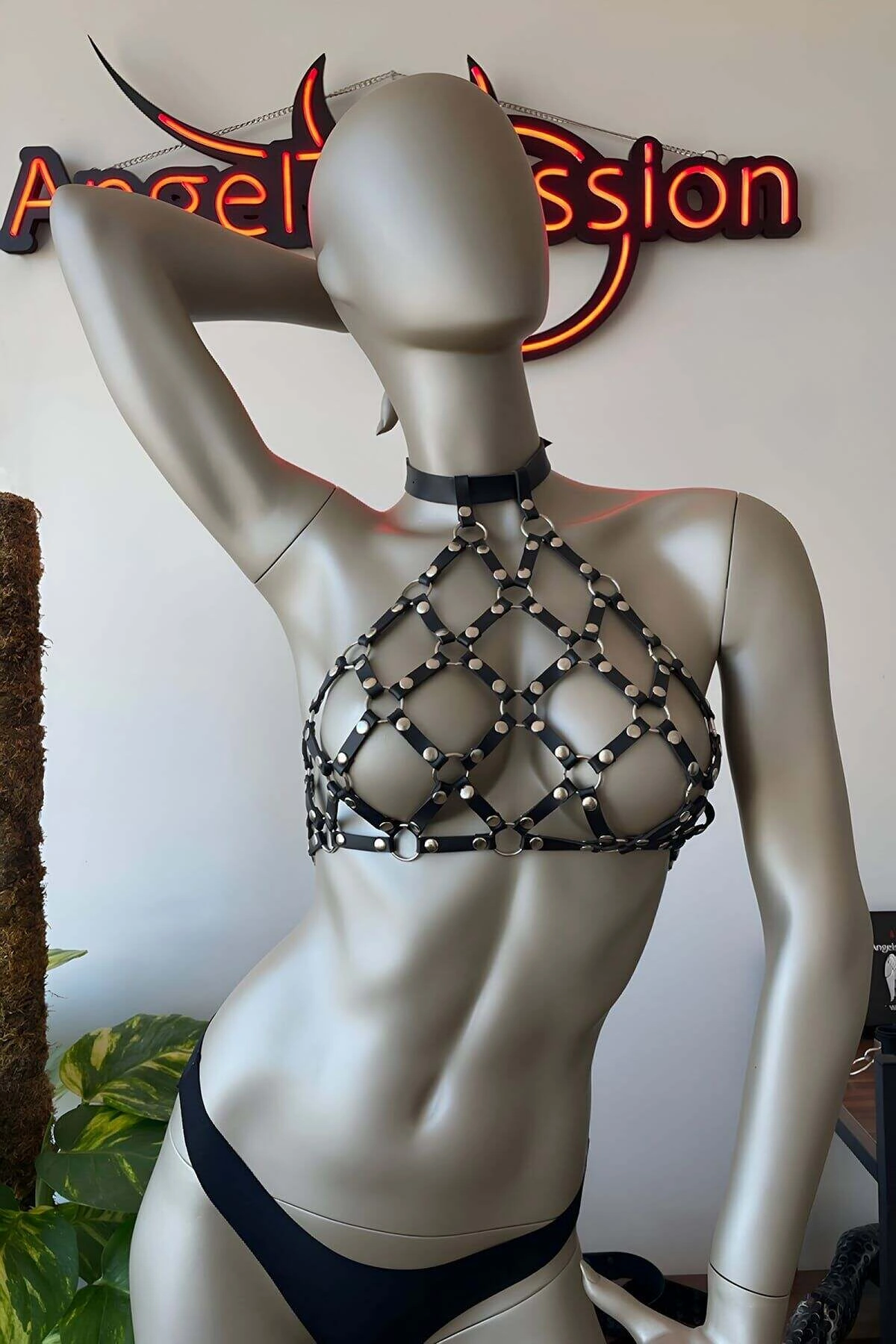 Kare Detaylı Göğüs Üzeri Siyah Deri Harness