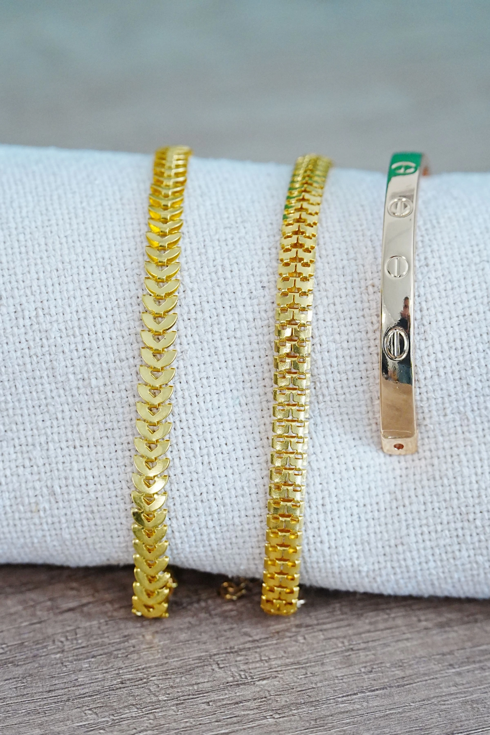 Kombin Bileklik Gold Kılçık Tırtıl ve Düz Cırt Model 3 Adet Birden