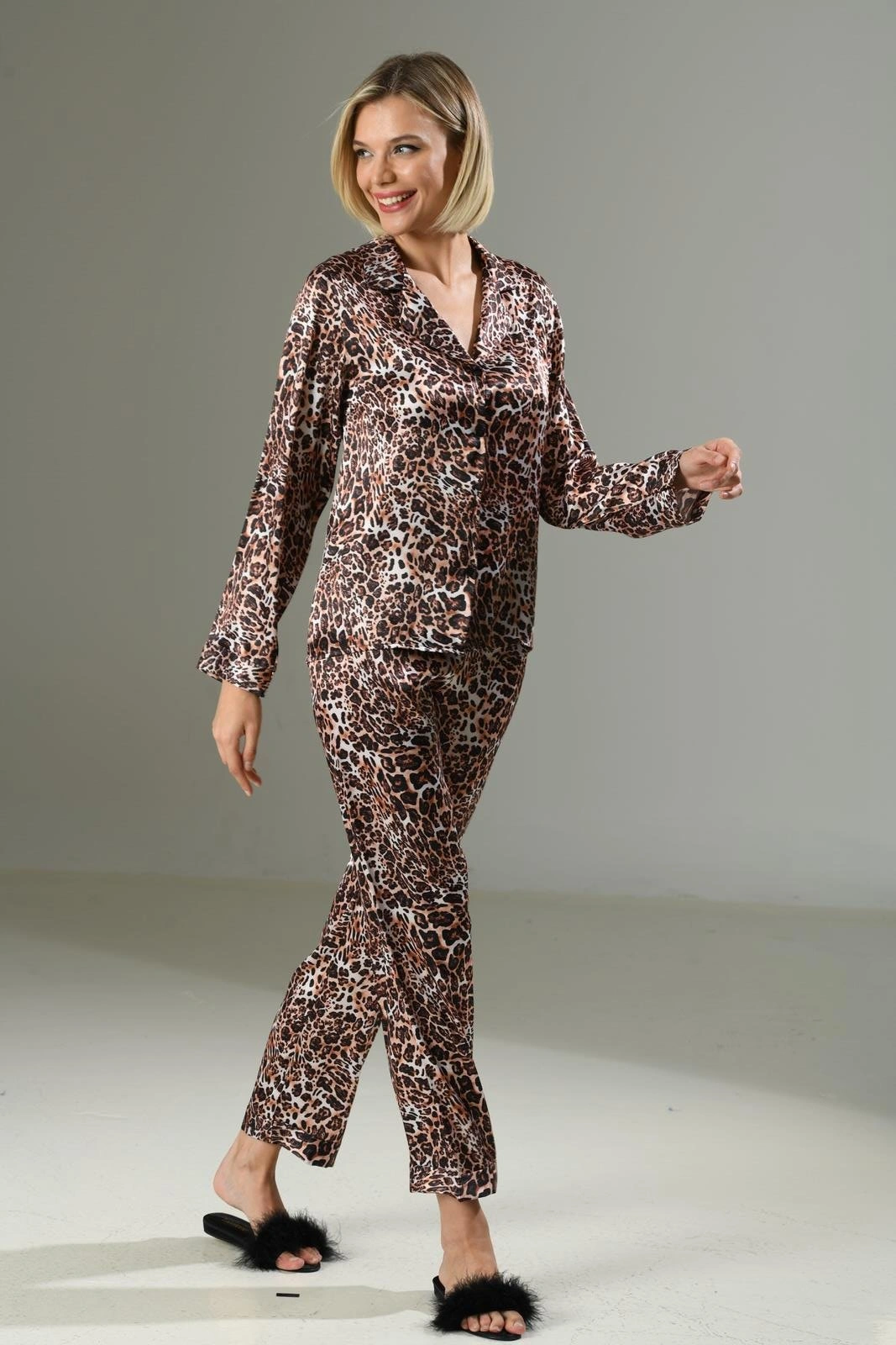 Lesca Leopar Desen Yumuşak Dokulu Saten Gecelik Takımı