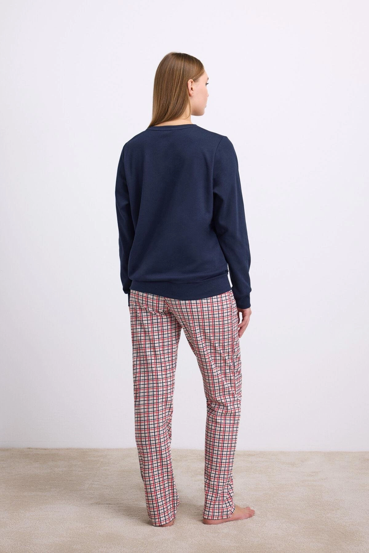 Rahat Ve Şık %100 Pamuklu Uzun Kol Sweatshirt Ve Ekose Pantolon Pijama Takımı