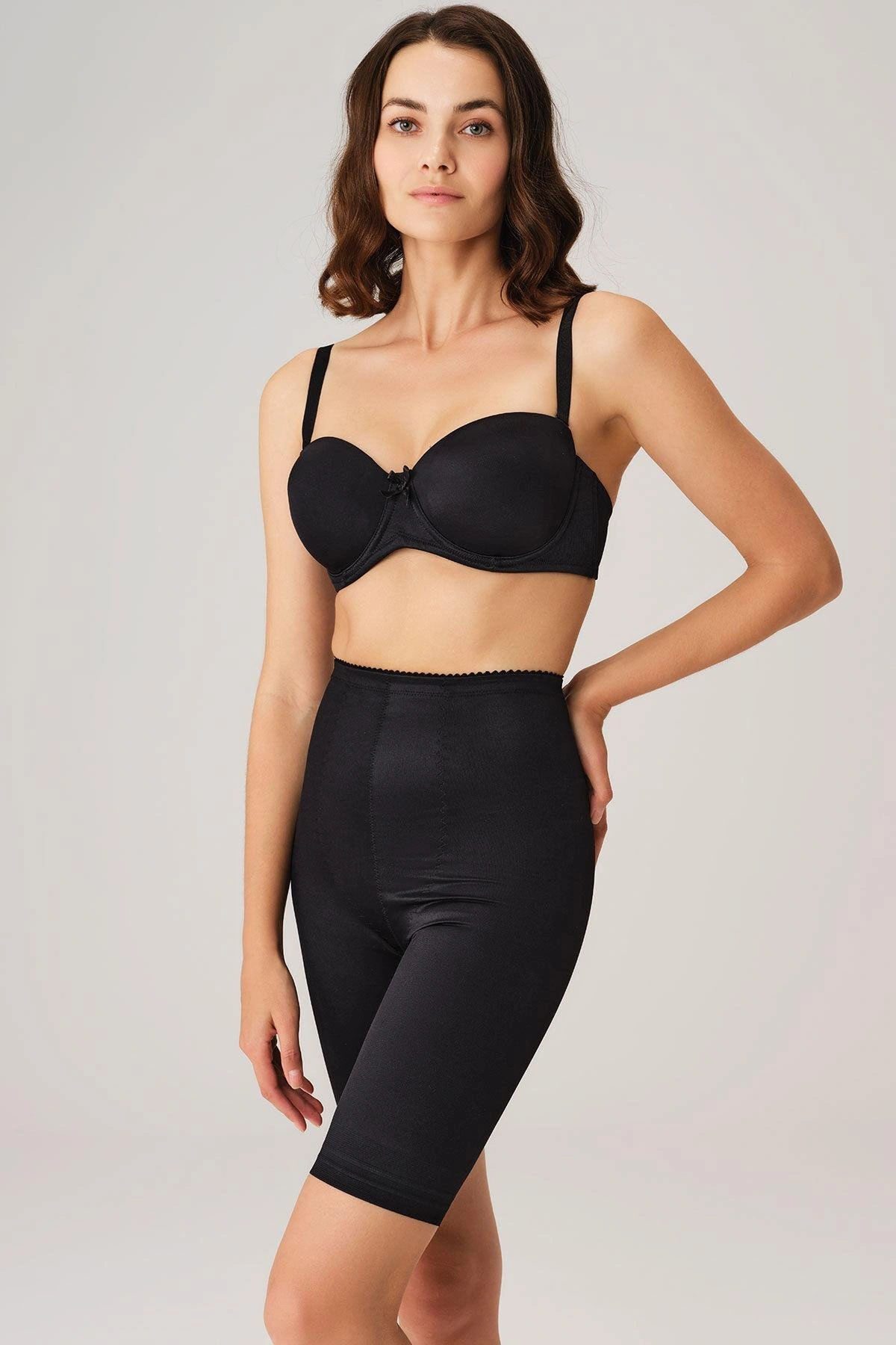 Toparlayıcı Bel Ve Bacak İnceltici Dikişli Uzun Paçalı Orta Bel Sıkı Şort Korse