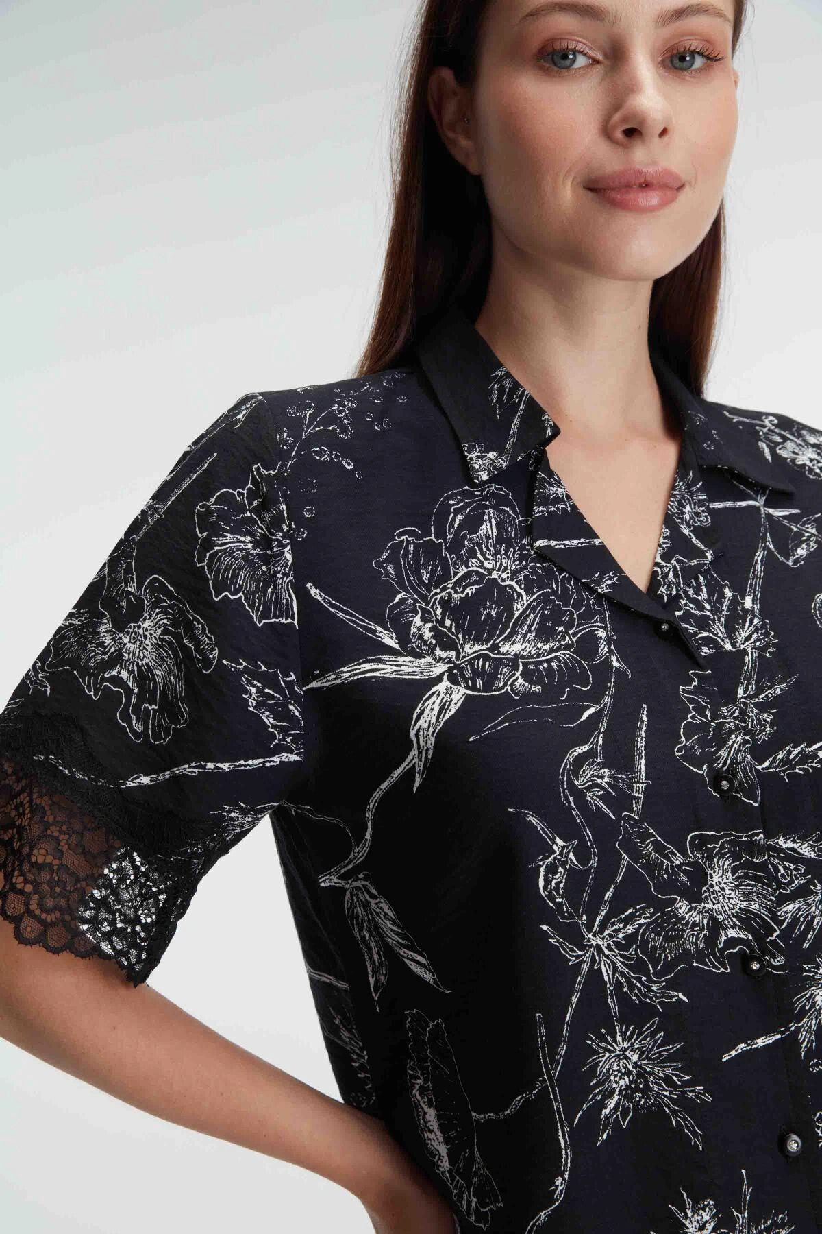 Yarım Kollu V Yaka Kadın Viskon Çiçek Desenli Yazlık Dokuma Dantel Detaylı Pijama Takımı