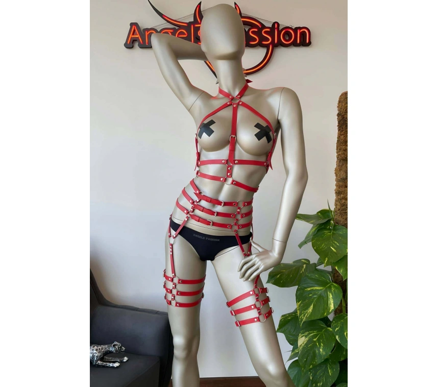 Fantazi İç Giyim Modelleri Kırmızı Deri Fantezi Giyim - Brf524