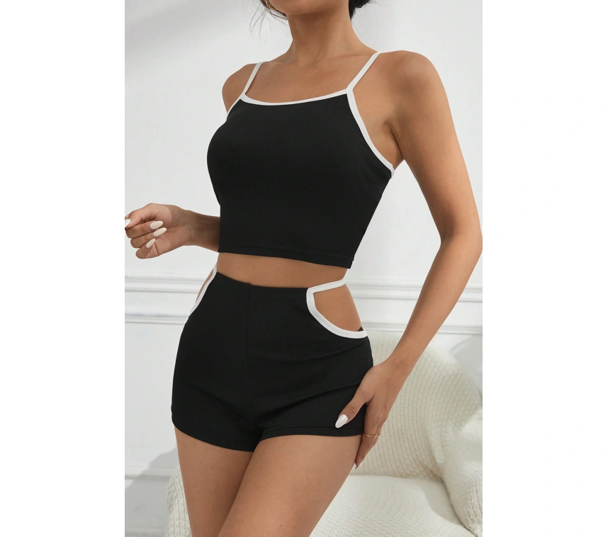 Kadın Siyah Beyaz Şortlu Cut-out Detaylı Gecelik Takımı