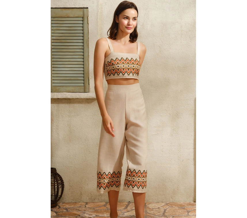 Kalın Askılı Oyuk U Yaka Geometrik Yazlık Uzun Nakış Detaylı Pijama Takımı