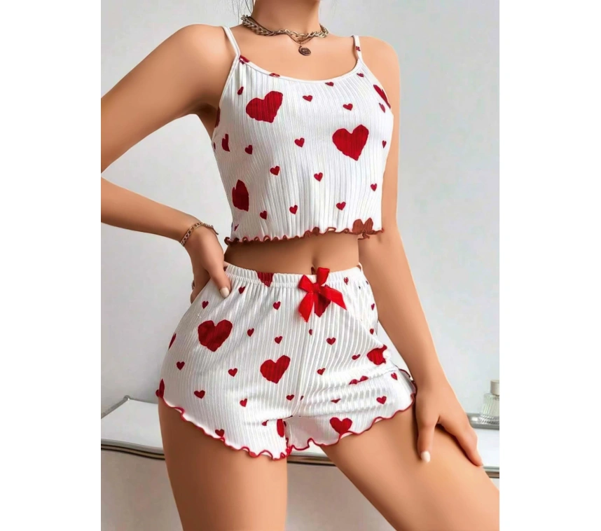 Pamuklu Beyaz Üstüne Kırmızı Kalp Desenli Askılı Şortlu Pijama Takımı