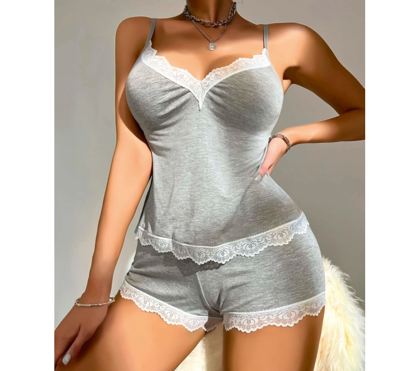 Pamuklu Dantel İşlemeli Gri Askılı Şortlu Pijama Takımı