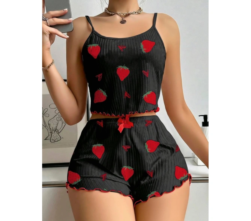 Pamuklu Siyah Üstüne Çilek Desen Fitilli Askılı Şortlu Pijama Takımı