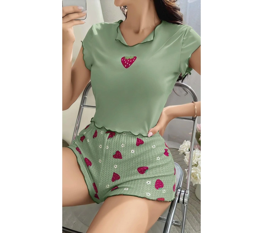 Yeşil Çilek Desenli Askılı Şortlu Pijama Takım