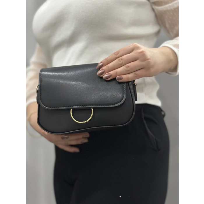 Siyah cilt mossi çanta