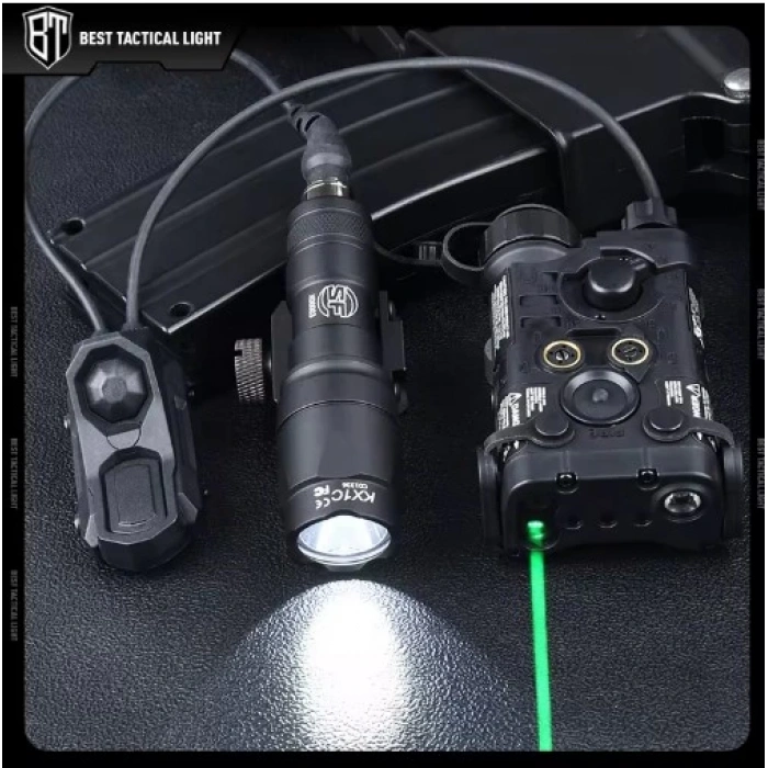 NGAL - PLASTIC CASE GREEN with Laser + Rifle Flashlight 22mm Wadsn Metal M300W Strobe Scoutlight M600W RIFLE Flashlight, Gun flashlight for Airsoft Wired Metal flashlight for 22 mm rail