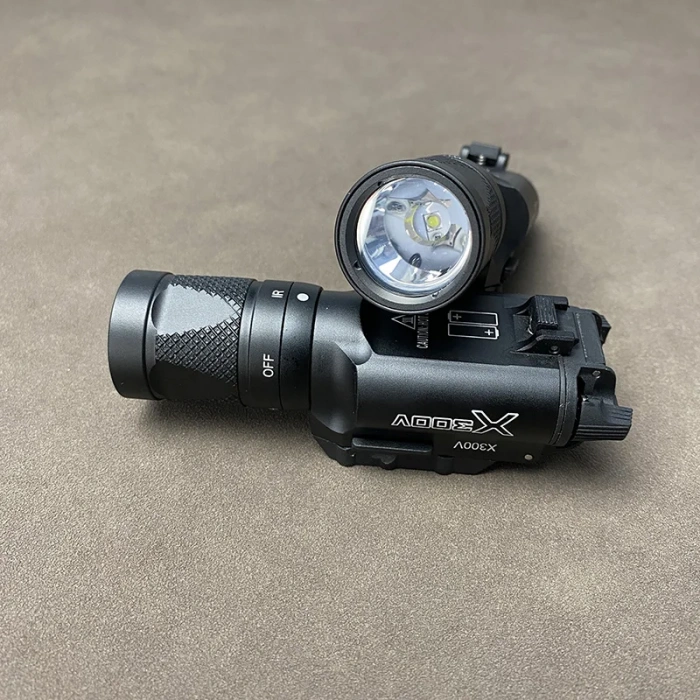 Surefire X300V METAL TAKTİK TABANCA TÜFEK FENERİ 500 LÜMEN