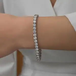 Gümüş 2.5 Mm Beyaz Taşlı Su Yolu Kadın Bileklik