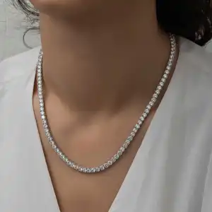 Gümüş 5 Mm Beyaz Taşlı Su Yolu Kadın Kolye