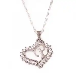 Gümüş P Harf Kalpli Bayan Kolye
