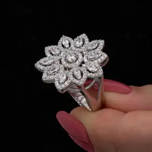 Gümüş Zirkon Taşlı Çiçek Kadın Yüzük