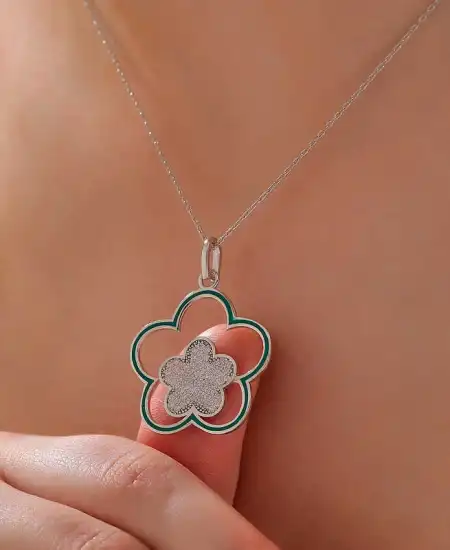 ​gümüş Çiçek Desenli Kadın Kolye