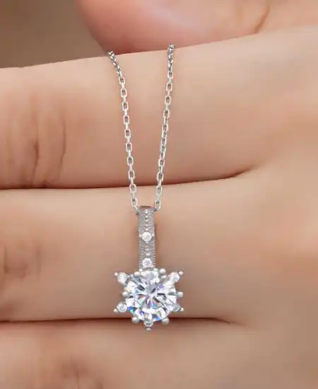 ​gümüş Çiçek Desenli Kadın Kolye