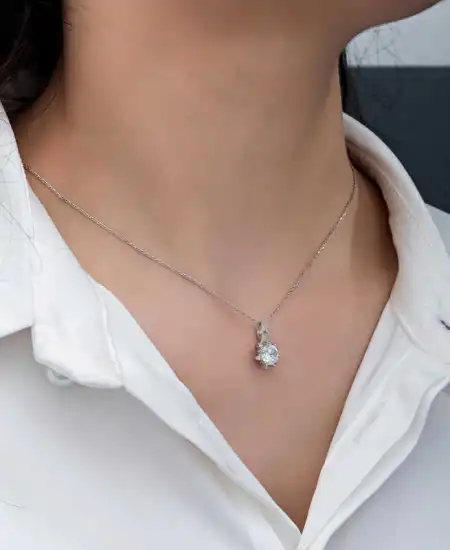 ​gümüş Çiçek Desenli Kadın Kolye