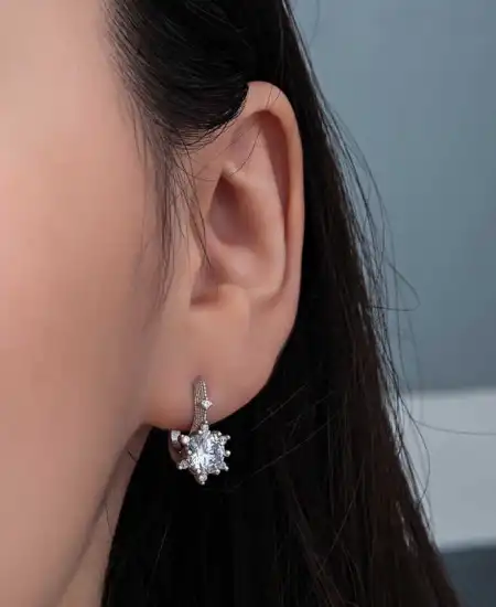 ​gümüş Çiçek Desenli Kadın Küpe