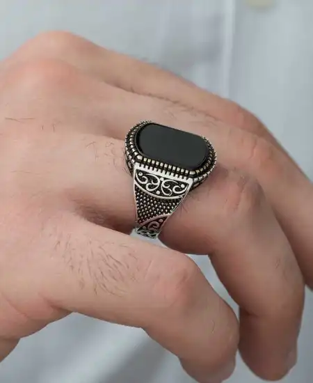 ​gümüş Oniks Taşlı Desenli Erkek Yüzük