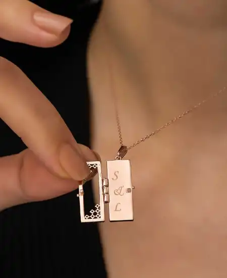 ​gümüş Rose Kapaklı Kişiye Özel Kolye