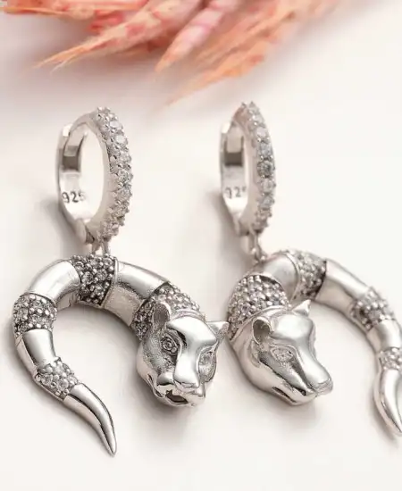 ​gümüş Sallantılı Kaplan Figürlü Kadın Küpe