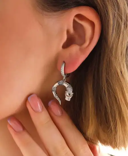 ​gümüş Sallantılı Kaplan Figürlü Kadın Küpe