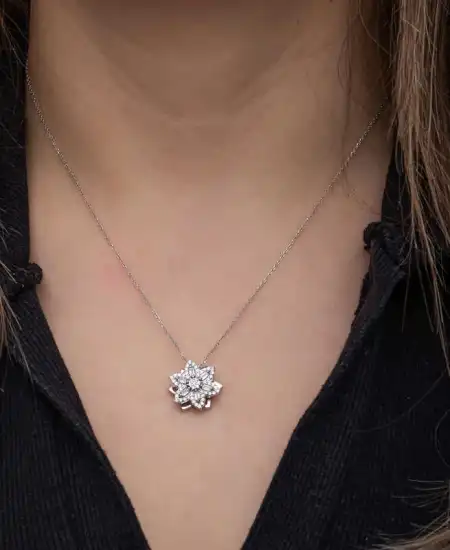 ​gümüş Yıldız Baget Taşlı  Dönen Stres Kadın Kolye