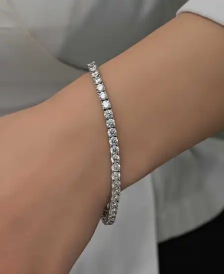 Gümüş 4 Mm Beyaz Taşlı Su Yolu Kadın Bileklik