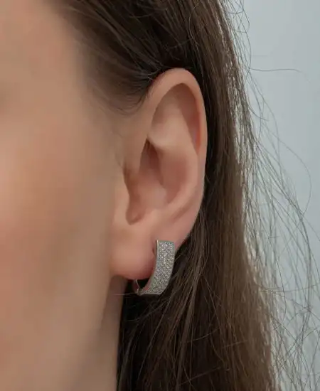 Gümüş 7 Sıra Beyaz Taşlı J Kadın Küpe