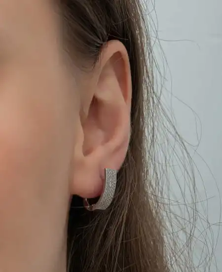 Gümüş 7 Sıra Beyaz Taşlı J Kadın Küpe