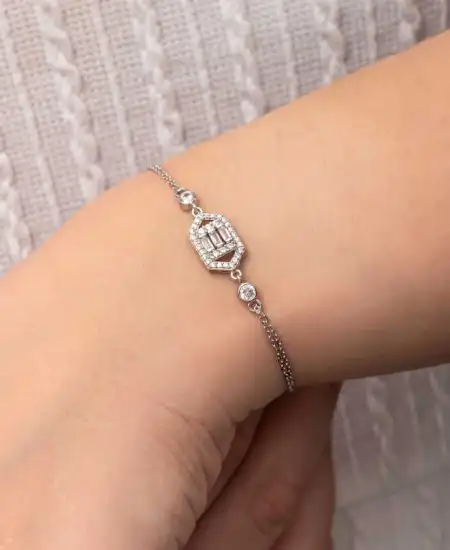 Gümüş Altıgen Baget Taşlı Kadın Bileklik