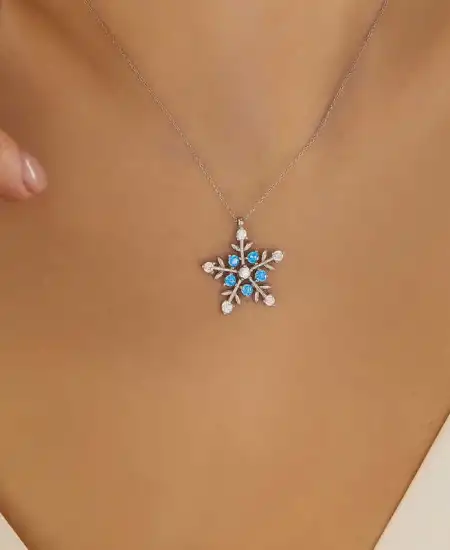 Gümüş Aquamarine Taşlı Kar Tanesi Kadın Kolye