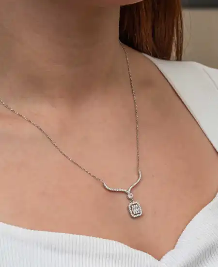 Gümüş Baget Taşlı Gerdanlık Model Kadın Kolye