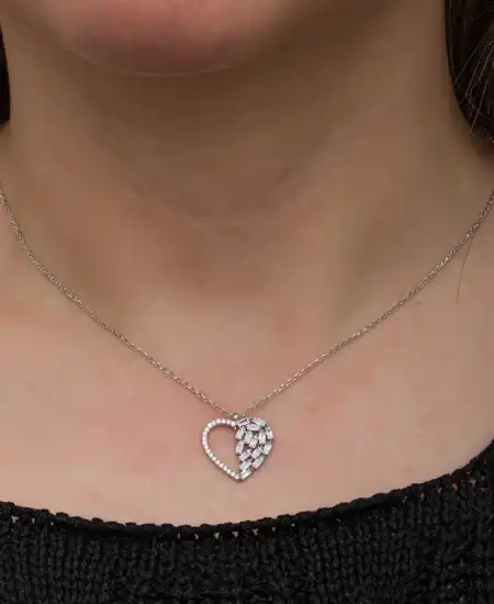 Gümüş Baget Taşlı Kalp Kadın Kolye