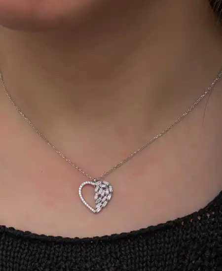 Gümüş Baget Taşlı Kalp Kadın Kolye